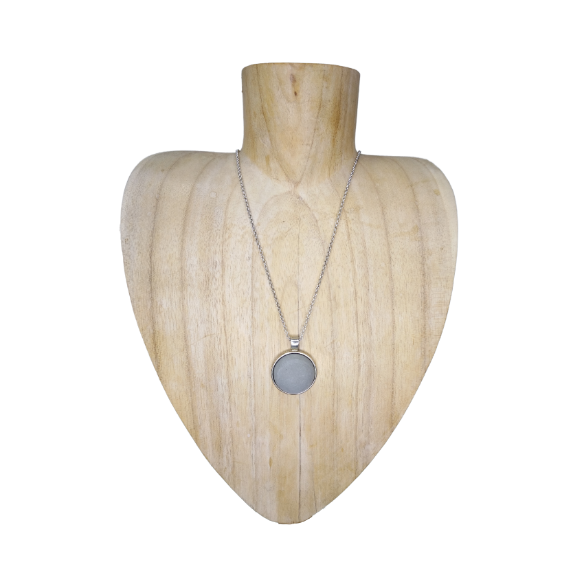 Cement circle shaped pendant necklace